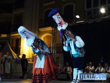 Dianium Dansa en la plaza del Consell de Dénia