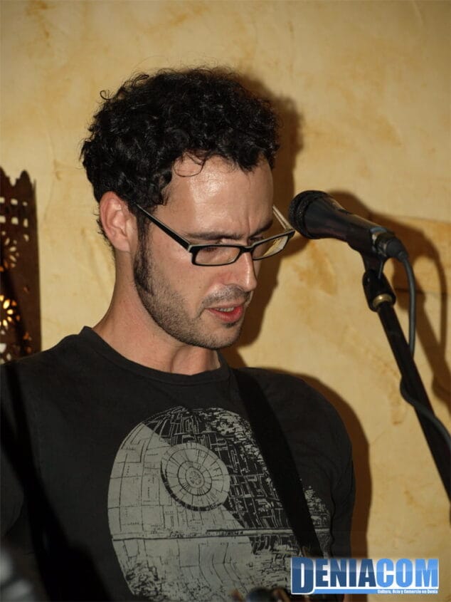 Javi cantante de Rocco