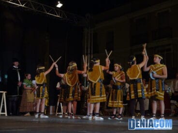 Los niños de Dianium Dansa actúan en Dénia