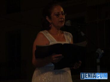 Presentadora de la Mostra Internacional de Danza Folklórica en Dénia