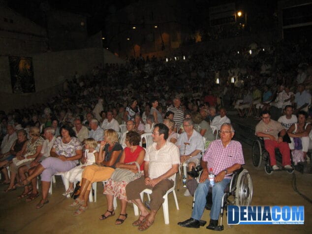 Público Ballet Folklórico Da Amazônia