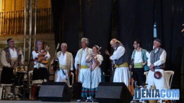 Rondalla que acompaña a Dianium Dansa