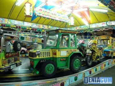 00 Atracciones infantiles en la feria de Dénia