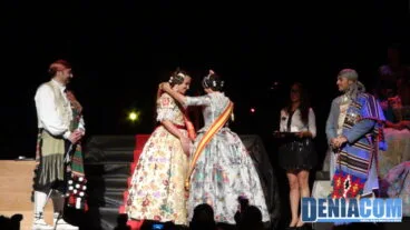 10 Imposición de la banda a Mireia Reig – Fallera Mayor de Port Rotes 2012