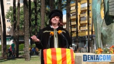 15 Joanot Martorell en el bautizo de los Gigantes de Dianium Dansa Tirant i Carmesina