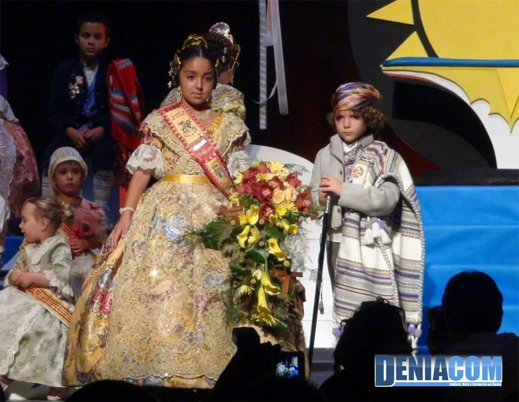 16 Cargos infantiles de la Falla Baix la Mar 2012