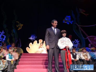 17 Paco Arnau en la presentación infantil de la Falla Oeste