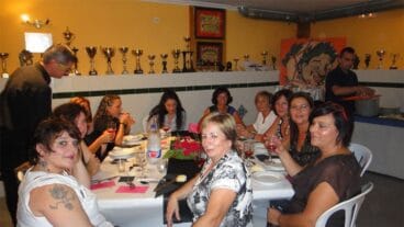 Cena de mujeres en la Falla centro 02