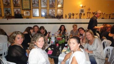 Cena de mujeres en la Falla centro 03