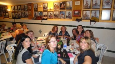 Cena de mujeres en la Falla centro 04