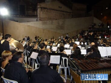 Concierto de la Banda de Dénia en la plaza del Consell