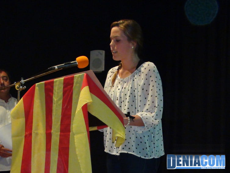 Marta Carrió presenta el premio a La Flexió Verbal