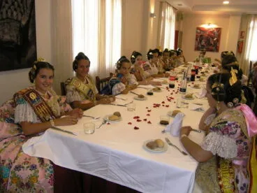 Paula Bertomeu en la comida de despedida de las Falleras Mayores de la Comunitat Valenciana