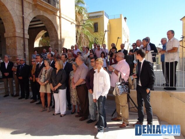La alcaldesa apela a la unión en su discurso del 9 d'octubre 9 Público asistente a la conmemoración del 9 doctubre