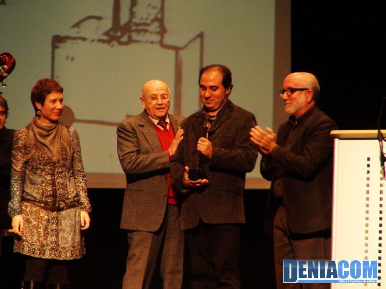 00 Francesc Gisbert gana el Premi Bernat Capó 2011
