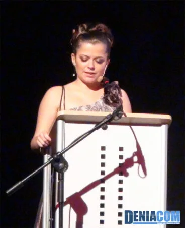 02 Pamela Pagador presentadora de la Falla Roques