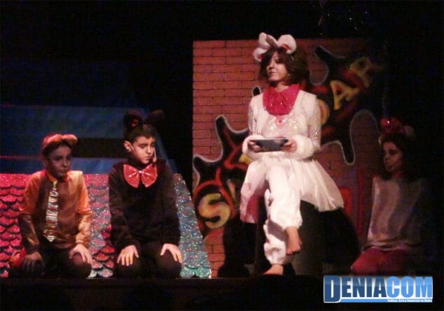 03 Gatitos en la presentación infantil de la Falla Saladar
