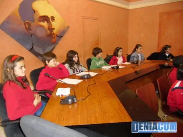 04 El ayuntamiento de Dénia celebra un pleno extraordinario infantil