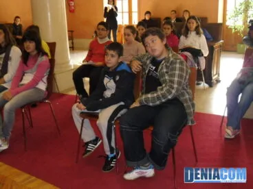09 El ayuntamiento de Dénia celebra un pleno extraordinario infantil