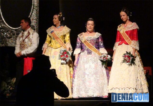 Saladar celebra la proclamación de MªLuisa Gemma Bisquert 16 15 Corte de Honor de la Falla Saladar 2012