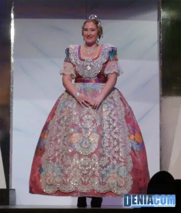 16 Jessica Morales Fallera Mayor de Roques 2012