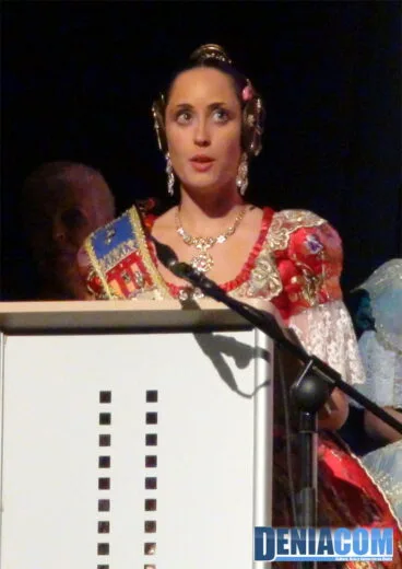 21 Patricia Rubio Fallera Mayor del Saladar 2011
