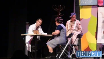 32 Teatro en la presentación de la Falla Roques