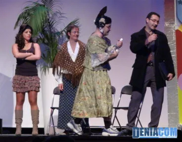 34 Teatro en la presentación de la Falla Roques