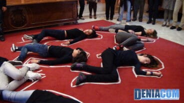 Alumnos de la ETC actúan en el día internacional contra la violencia de g´nero