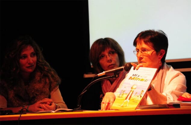 El colectivo francés "Rompamos el silencio" presentó en Dénia su cómic contra el maltrato infantil 1 Brisons le silence presenta su proyecto en Dénia