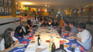 Cena cubana en la Falla Centro
