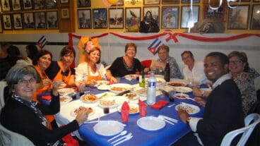 La Falla Centro celebró su cena y fiesta cubana