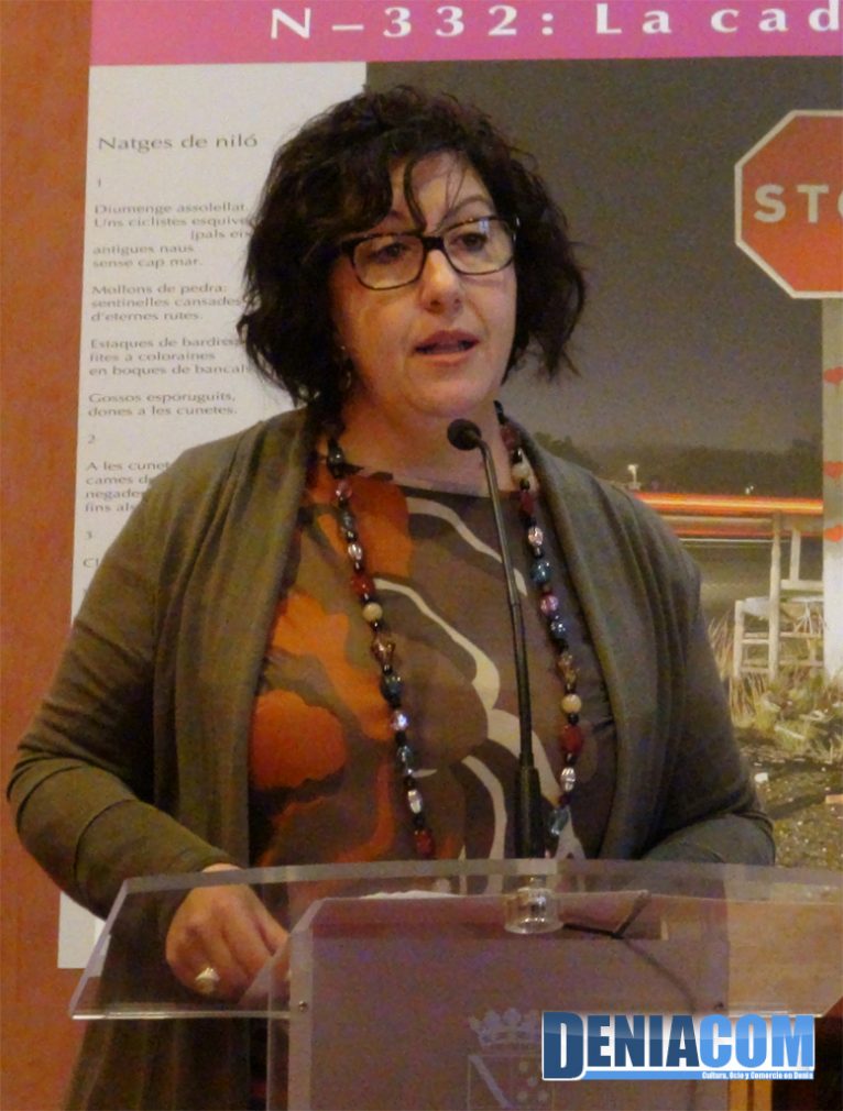 Pepa Sivera reads a manifesto against violence against women