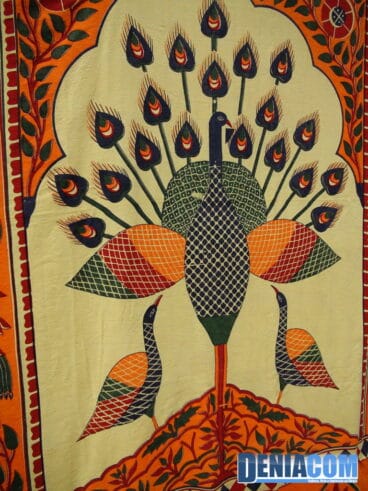 Telar en el mercadillo solidario de Llunàtics