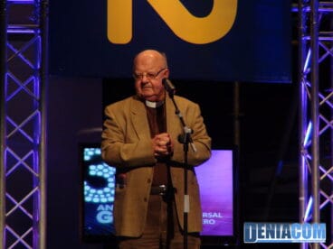 05 Fray Enrique Oltra recoge su premio Notable a la Cultura