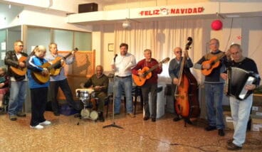 Rondalla en la Fiesta de Navidad de la Residencia de Ancianos