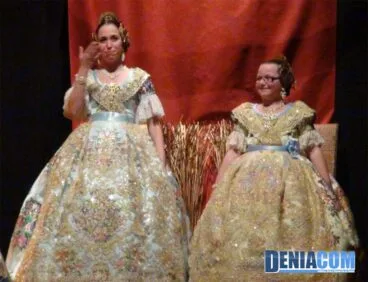 00 Falleras Mayores de la Falla Diana