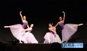 03 Bailarinas de Pas de Quatre en la presentación de Camp Roig