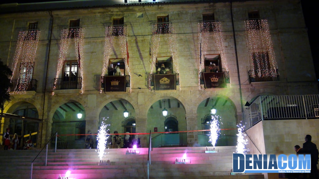 27 Fachada del ayuntamiento de Dénia la Noche de Reyes