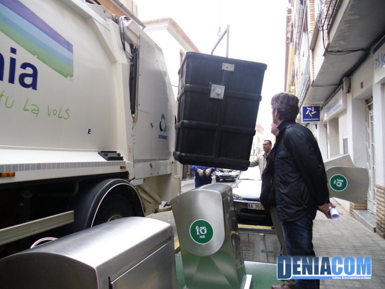 Camión de recogida de resíduos en Dénia