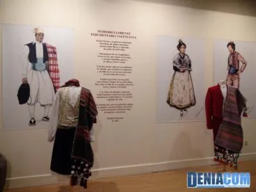 Entrada a la exposición de indumentaria Fallera de Dénia