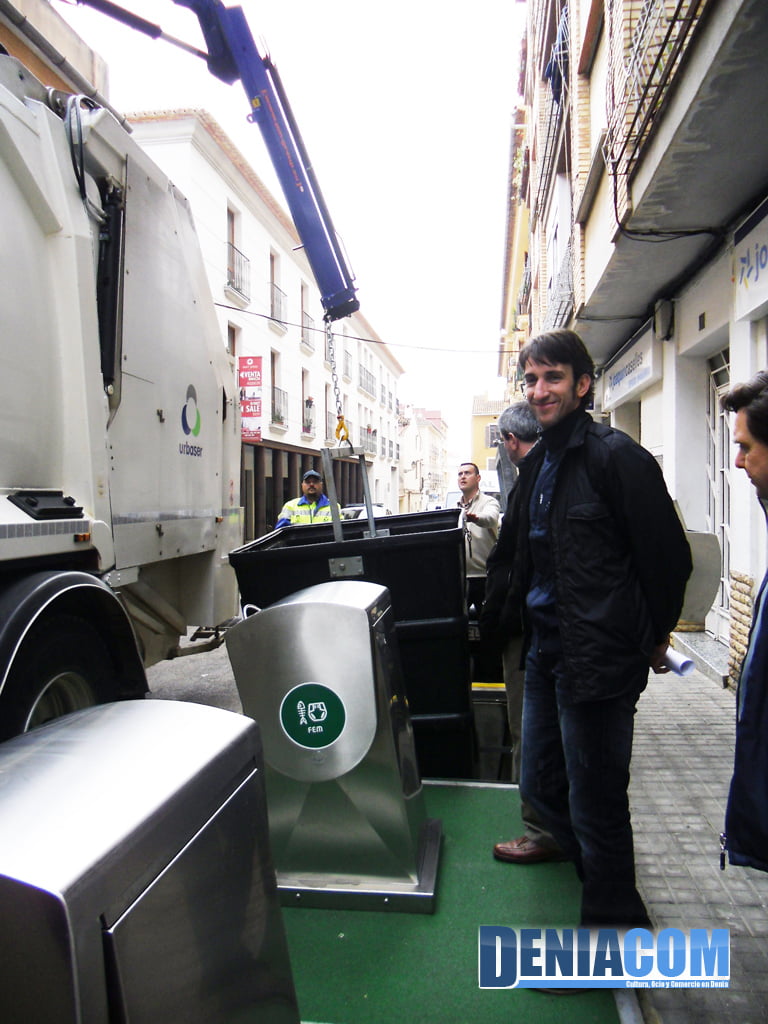 Juan Carlos Signes supervisa los trabajos de recogida de resíduos
