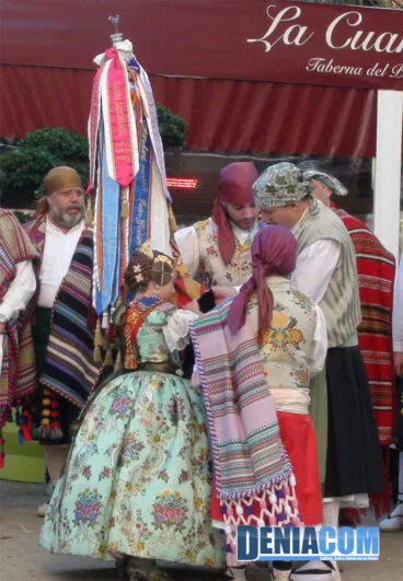 Los cargos infantiles de Port Rotes colocan un crespón negro en el estandarte de Port Rotes