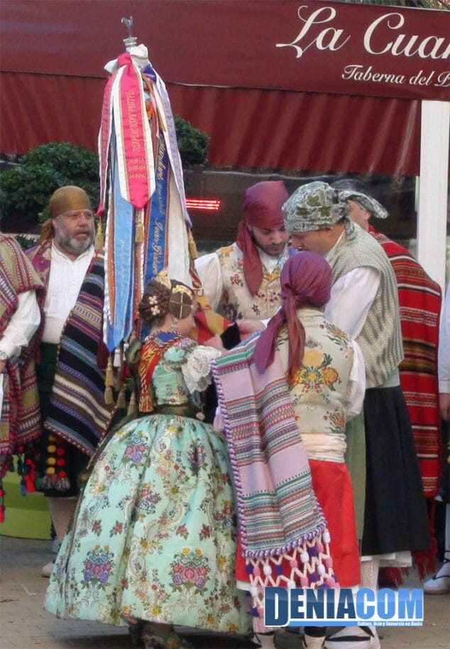 Los cargos infantiles de Port Rotes colocan un crespón negro en el estandarte de Port Rotes