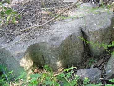 Detalle de los pliegues de la túnica del monumento del Sagrado Corazón de Dénia
