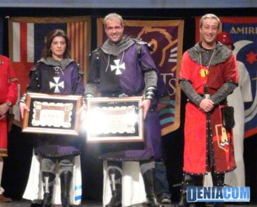 08 Josele Maldonado con el Capitán y Abanderada Cristiana 2012