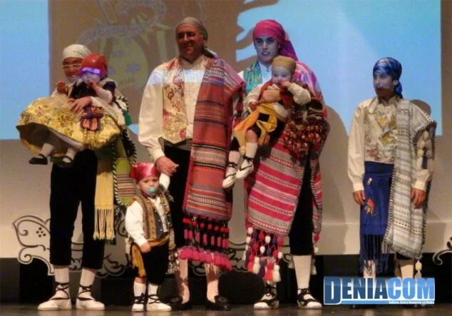 La Falla Campaments celebró la presentación de su comisión, sin Fallera Mayor 14 13 Comisión Infantil de Campaments
