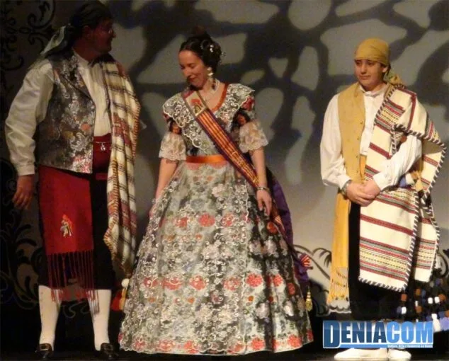 La Falla Campaments celebró la presentación de su comisión, sin Fallera Mayor 17 16 Corte de Honor de Campaments