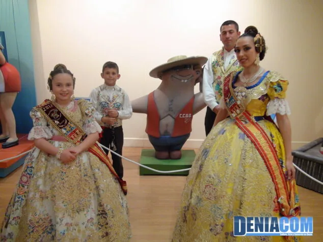 Los ninots candidatos a ser indultados se exponen ya en el Centre d'Art 3 Cargos de Camp Roig con su Ninot