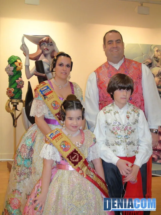 Los ninots candidatos a ser indultados se exponen ya en el Centre d'Art 8 Cargos de Oeste con su Ninot